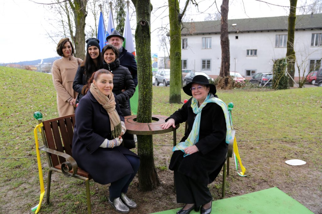 Seated from left to right: Mateja Demsic, Head of the Department of Culture, City of Ljubljana, and Vera Zemanova, Czech Ambassador to Slovenia. Barbara Dreossi, Ula Furman, Natasa Posel and Bill Shipsey